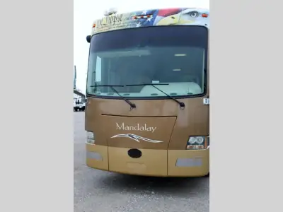 2009 Mandalay Luxury Division Mandalay Class A 43D photo 2