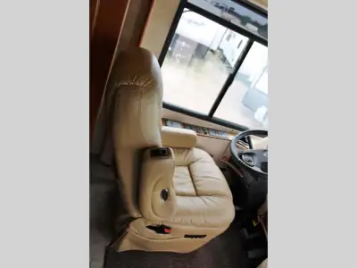 2009 Mandalay Luxury Division Mandalay Class A 43D photo 26