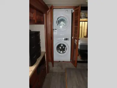 2009 Mandalay Luxury Division Mandalay Class A 43D photo 47
