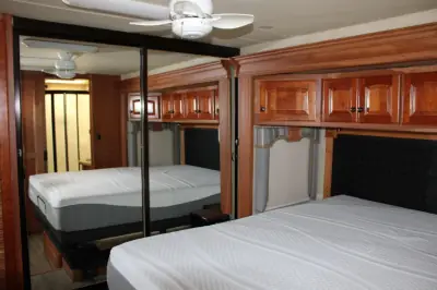 2009 Mandalay Luxury Division Mandalay Class A 43D photo 46