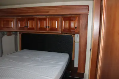 2009 Mandalay Luxury Division Mandalay Class A 43D photo 45