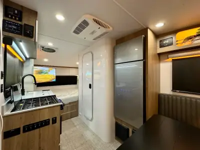 2027 Intech Sol Horizon photo 3