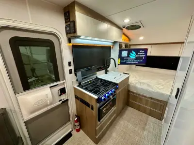 2027 Intech Sol Horizon photo 10