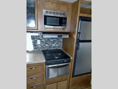 2017 Forest River Wildwood 31KQBTS photo 15