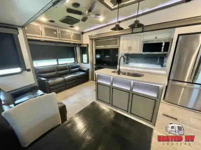 2022 Keystone Montana Legacy 3231CK photo 14