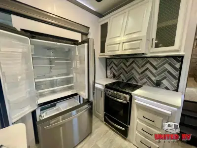 2022 Keystone Montana Legacy 3231CK photo 19