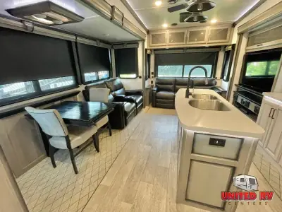 2022 Keystone Montana Legacy 3231CK photo 9