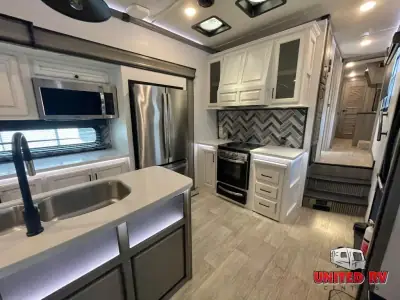 2022 Keystone Montana Legacy 3231CK photo 15