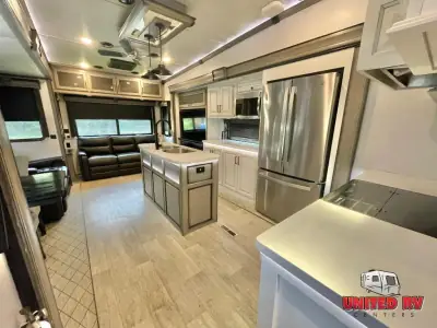 2022 Keystone Montana Legacy 3231CK photo 7