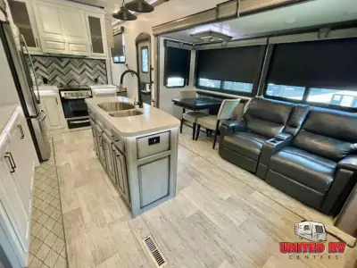 2022 Keystone Montana Legacy 3231CK photo 8