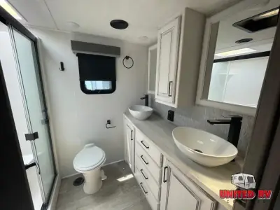 2022 Keystone Montana Legacy 3231CK photo 26