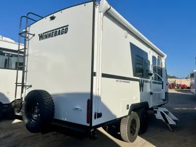 2026 Winnebago Micro Minnie 2108FBS photo 3