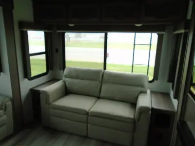 2027 Keystone Cougar 316RLS photo 23