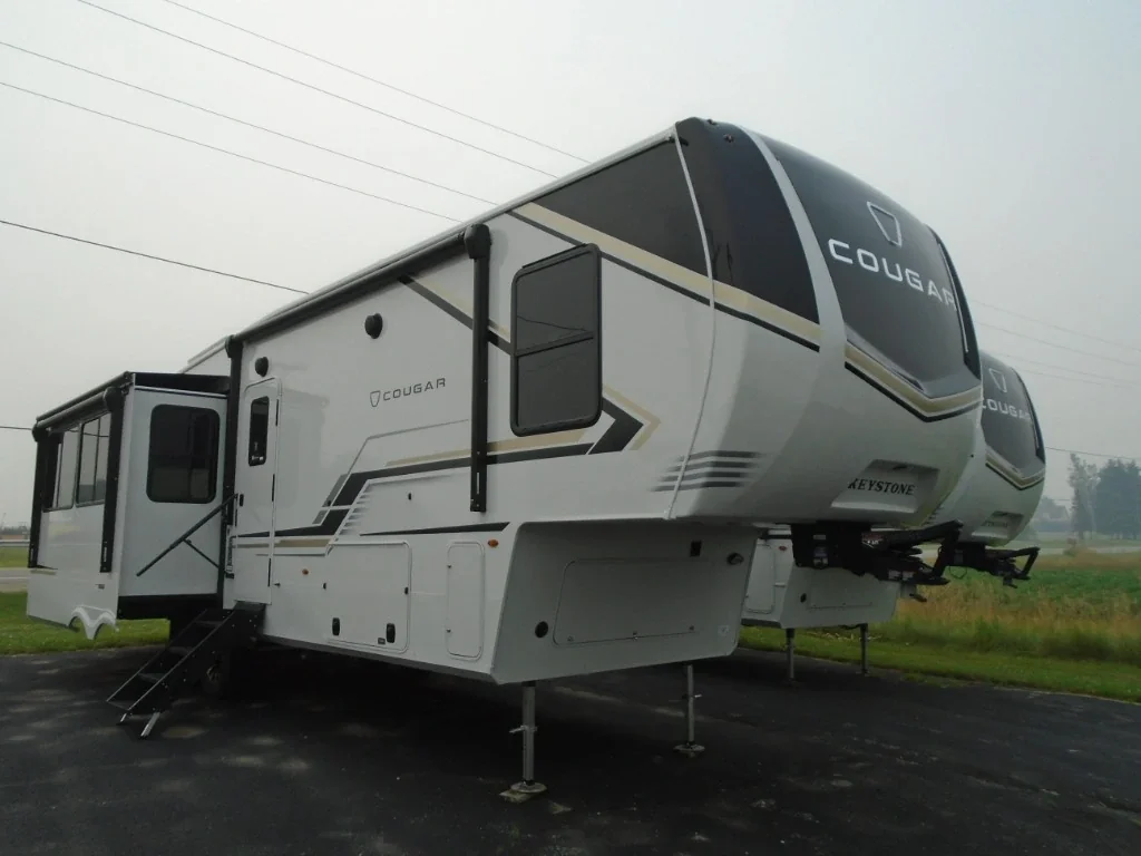 2027 Keystone Cougar 316RLS exterior
