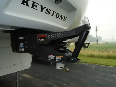 2027 Keystone Cougar 316RLS photo 9
