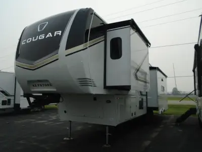 2027 Keystone Cougar 316RLS photo 7