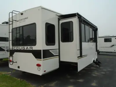 2027 Keystone Cougar 316RLS photo 4