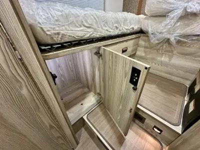 2027 Winnebago Navion 24R photo 27
