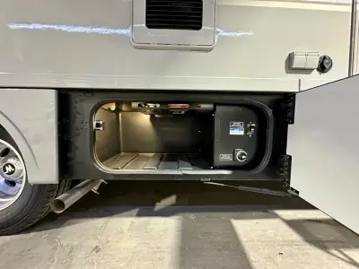 2027 Winnebago Navion 24R photo 34