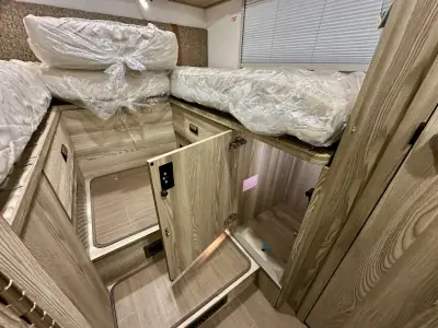 2027 Winnebago Navion 24R photo 28