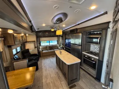 2018 Keystone MONTANA 3950BR photo 14