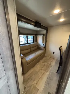 2018 Keystone MONTANA 3950BR photo 16