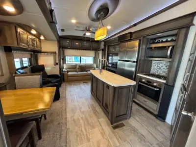 2018 Keystone MONTANA 3950BR photo 8