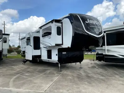 2026 Jayco North Point 382FLRB photo 3