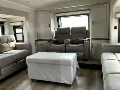 2026 Jayco North Point 382FLRB photo 10