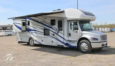2026 Renegade Valencia 36SB photo 8