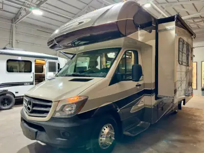 2016 Forest River Sunseeker MBS 2400R photo 40