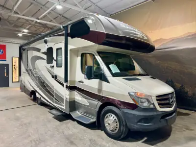 2016 Forest River Sunseeker MBS 2400R