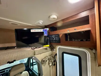 2016 Forest River Sunseeker MBS 2400R photo 8