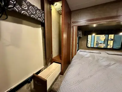 2016 Forest River Sunseeker MBS 2400R photo 26