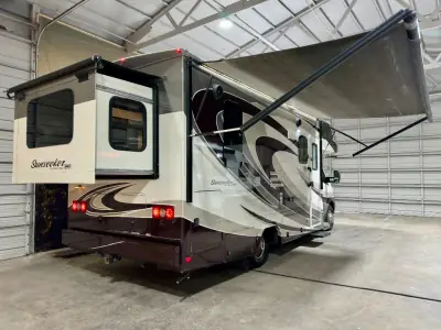 2016 Forest River Sunseeker MBS 2400R photo 34