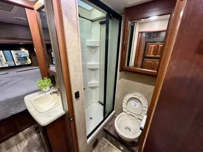2016 Forest River Sunseeker MBS 2400R photo 20