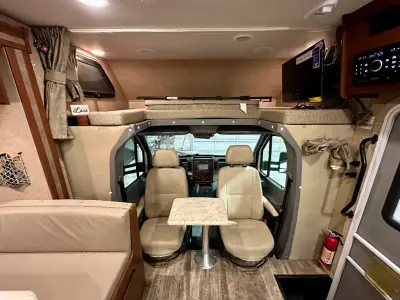 2016 Forest River Sunseeker MBS 2400R photo 5