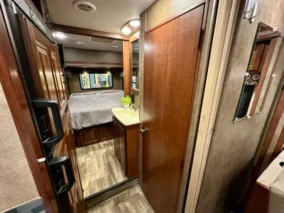 2016 Forest River Sunseeker MBS 2400R photo 19