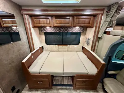 2016 Forest River Sunseeker MBS 2400R photo 11
