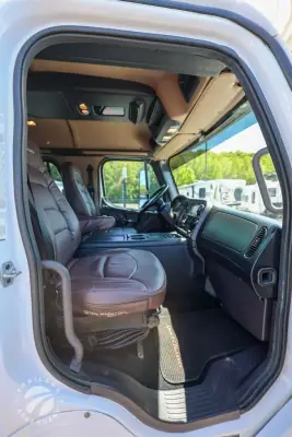 2014 Freightliner M2 SPORT CHASSIS photo 17