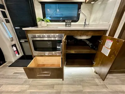 2020 Tiffin Motorhomes Wayfarer 24 TW photo 19