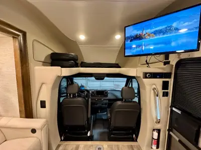 2020 Tiffin Motorhomes Wayfarer 24 TW photo 5