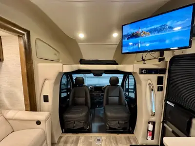 2020 Tiffin Motorhomes Wayfarer 24 TW photo 6
