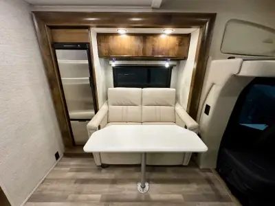 2020 Tiffin Motorhomes Wayfarer 24 TW photo 9