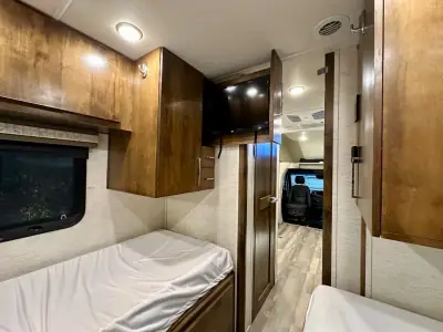 2020 Tiffin Motorhomes Wayfarer 24 TW photo 30