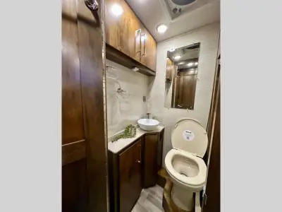 2020 Tiffin Motorhomes Wayfarer 24 TW photo 20