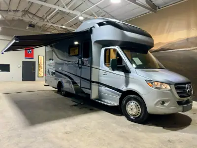 2020 Tiffin Motorhomes Wayfarer 24 TW photo 37