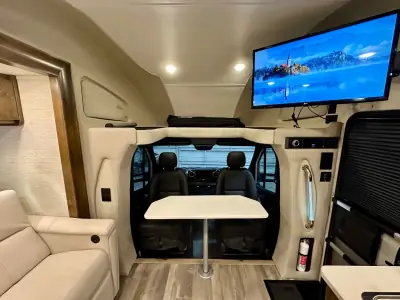 2020 Tiffin Motorhomes Wayfarer 24 TW photo 7
