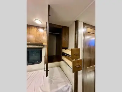 2020 Tiffin Motorhomes Wayfarer 24 TW photo 29