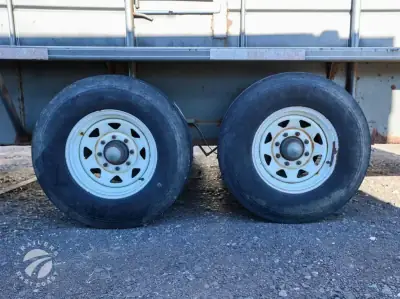 2008 W-W Stock Trailer photo 32